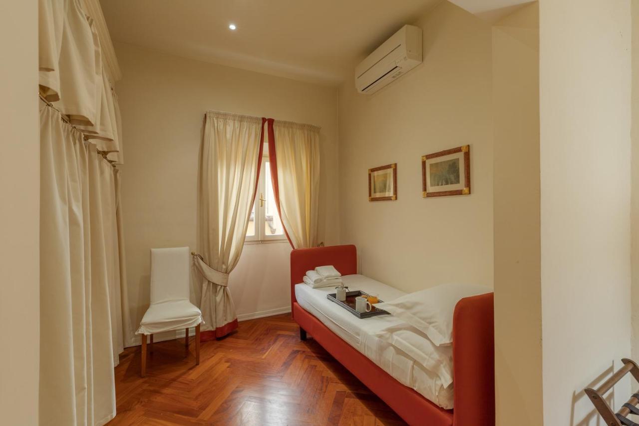 Velluto Elegant Apartment Near The Duomo فلورنس المظهر الخارجي الصورة